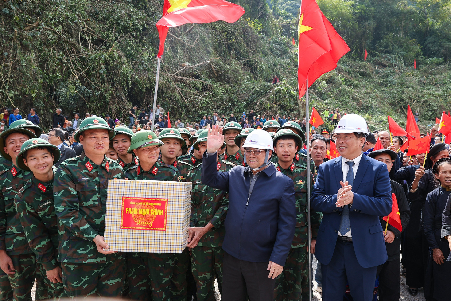 Thủ tướng phát lệnh khởi công tuyến cao tốc 14.000 tỷ đồng nối Cao Bằng – Lạng Sơn- Ảnh 10.