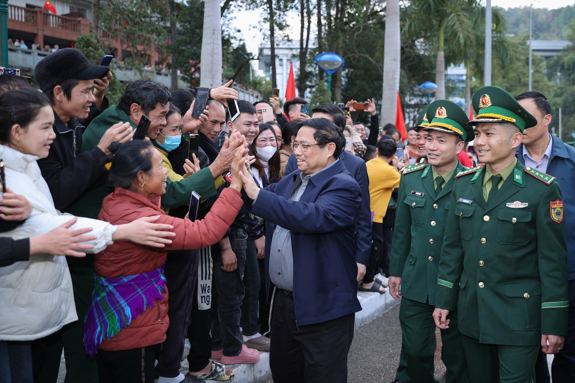 Thủ tướng Phạm Minh Chính: Cao Bằng cần đẩy mạnh phát triển kinh tế cửa khẩu- Ảnh 8.