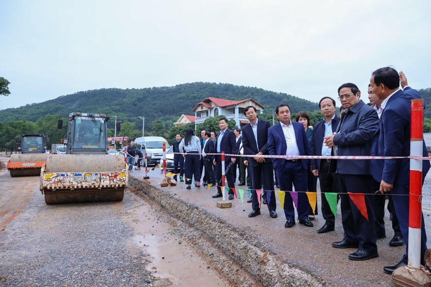 Thủ tướng yêu cầu sớm triển khai tuyến đường kết nối Bắc Giang – Hải Dương – Quảng Ninh- Ảnh 2.