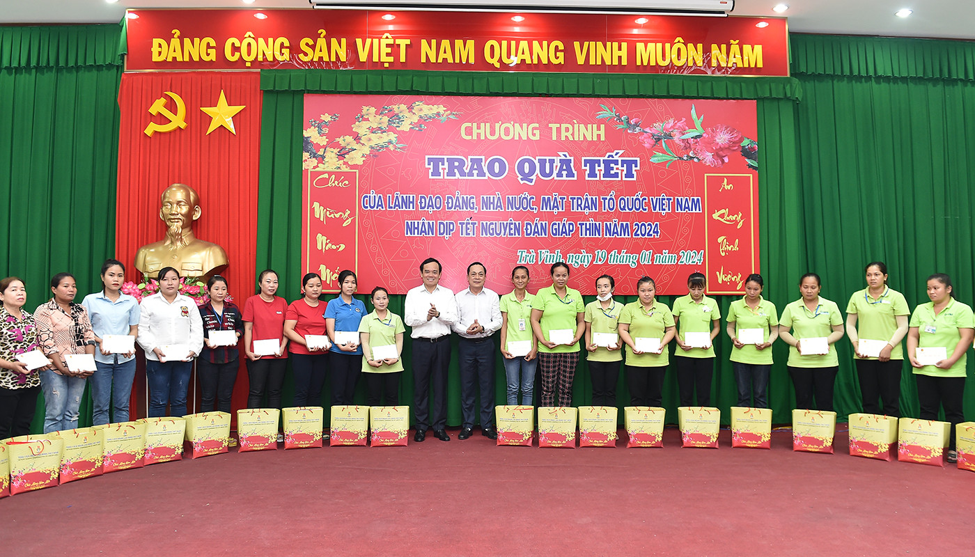 Phó Thủ tướng Trần Lưu Quang tặng quà Tết tại Trà Vinh- Ảnh 4.