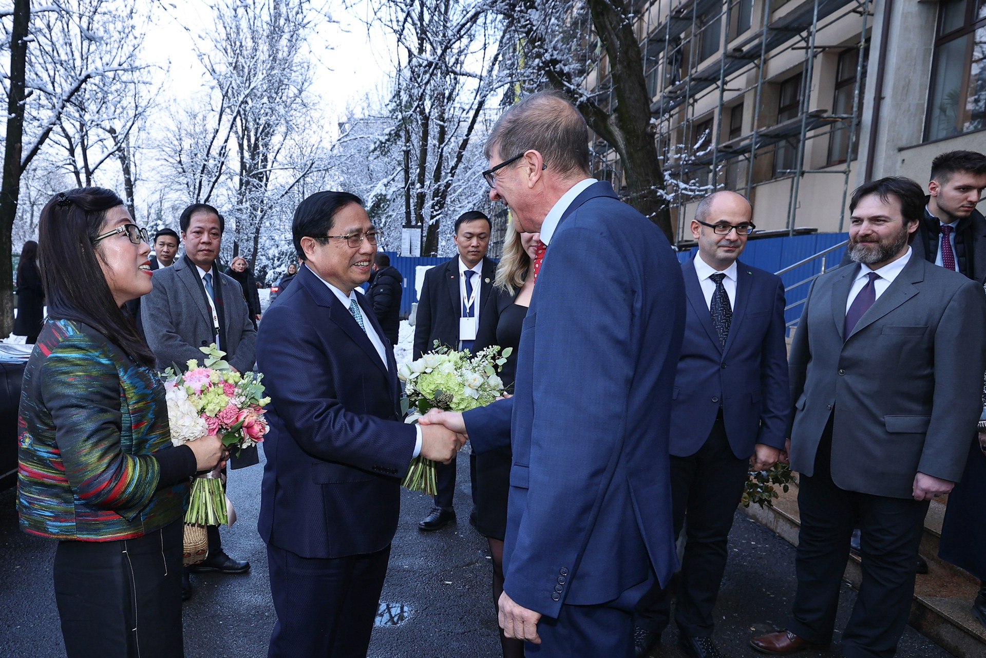 Thủ tướng Phạm Minh Chính thăm, làm việc tại Đại học Kỹ thuật Xây dựng Bucharest - Ảnh 1.