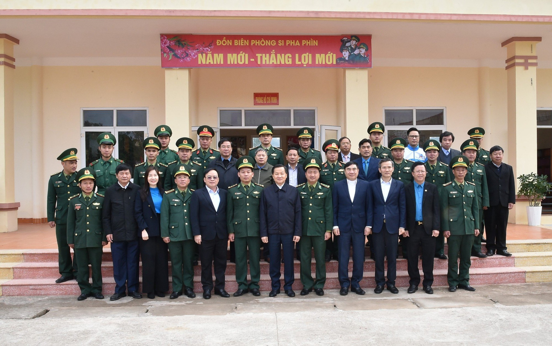 Phó Thủ tướng Lê Minh Khái thăm, chúc Tết đồng bào Điện Biên- Ảnh 2.