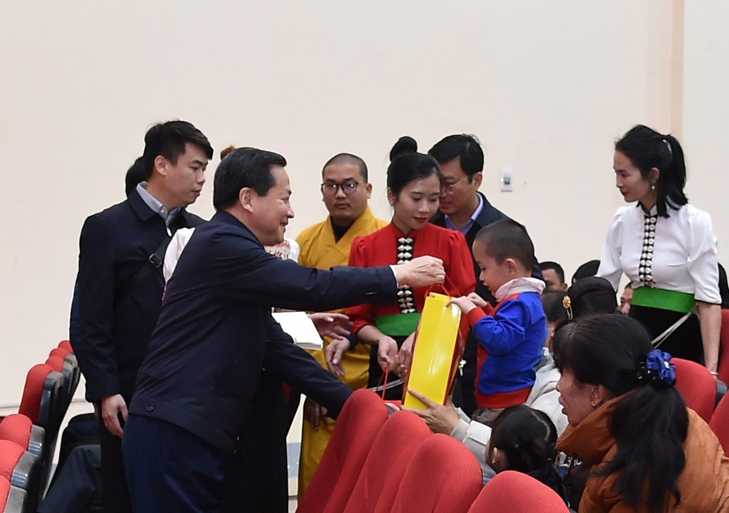 Phó Thủ tướng Lê Minh Khái thăm, chúc Tết đồng bào Điện Biên- Ảnh 3.