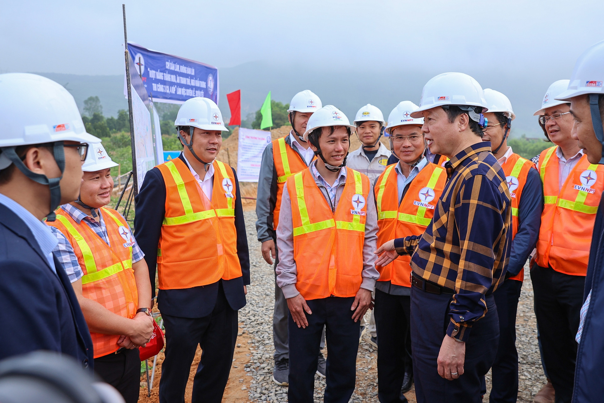 Phó Thủ tướng Trần Hồng Hà kiểm tra, thúc đẩy tiến độ 2 dự án hạ tầng trọng điểm, chiến lược- Ảnh 2.