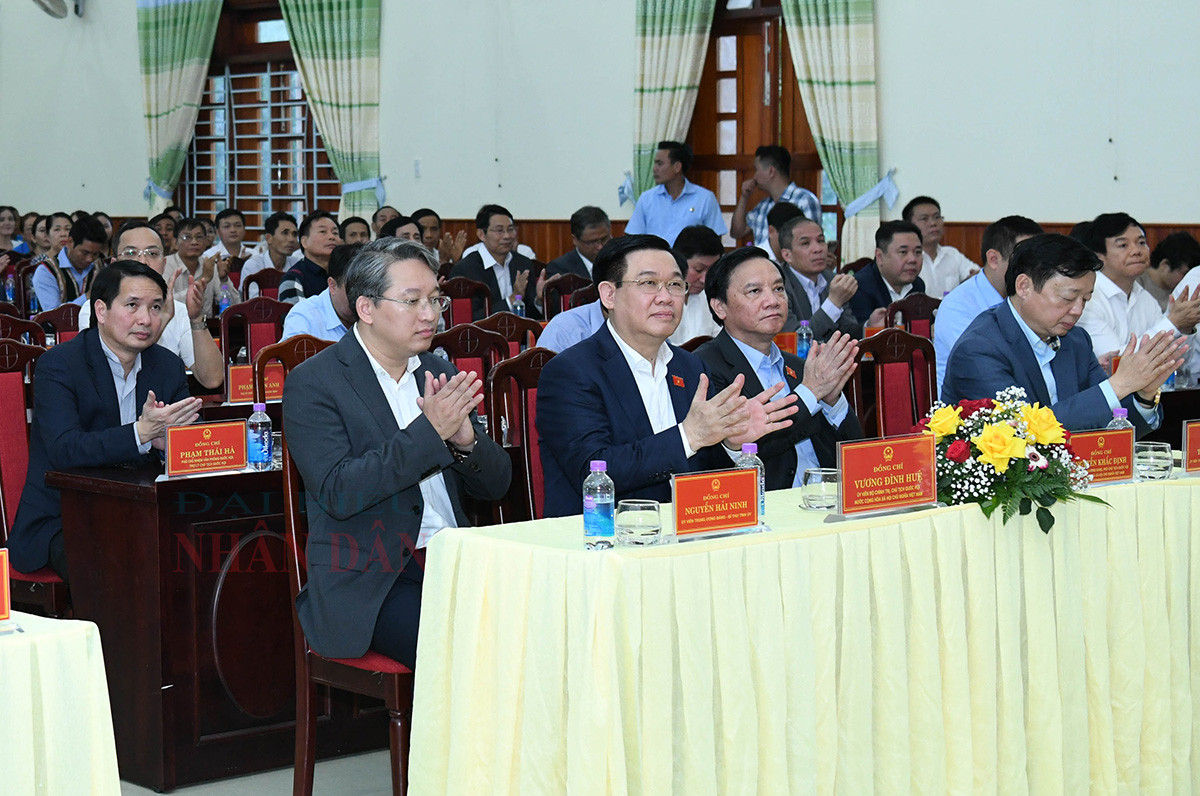 Chủ tịch Quốc hội Vương Đình Huệ thăm, làm việc tại tỉnh Khánh Hòa -5