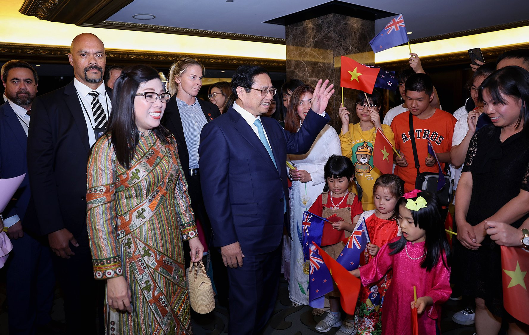 Thủ tướng Phạm Minh Chính tới Auckland, thăm chính thức New Zealand- Ảnh 4.