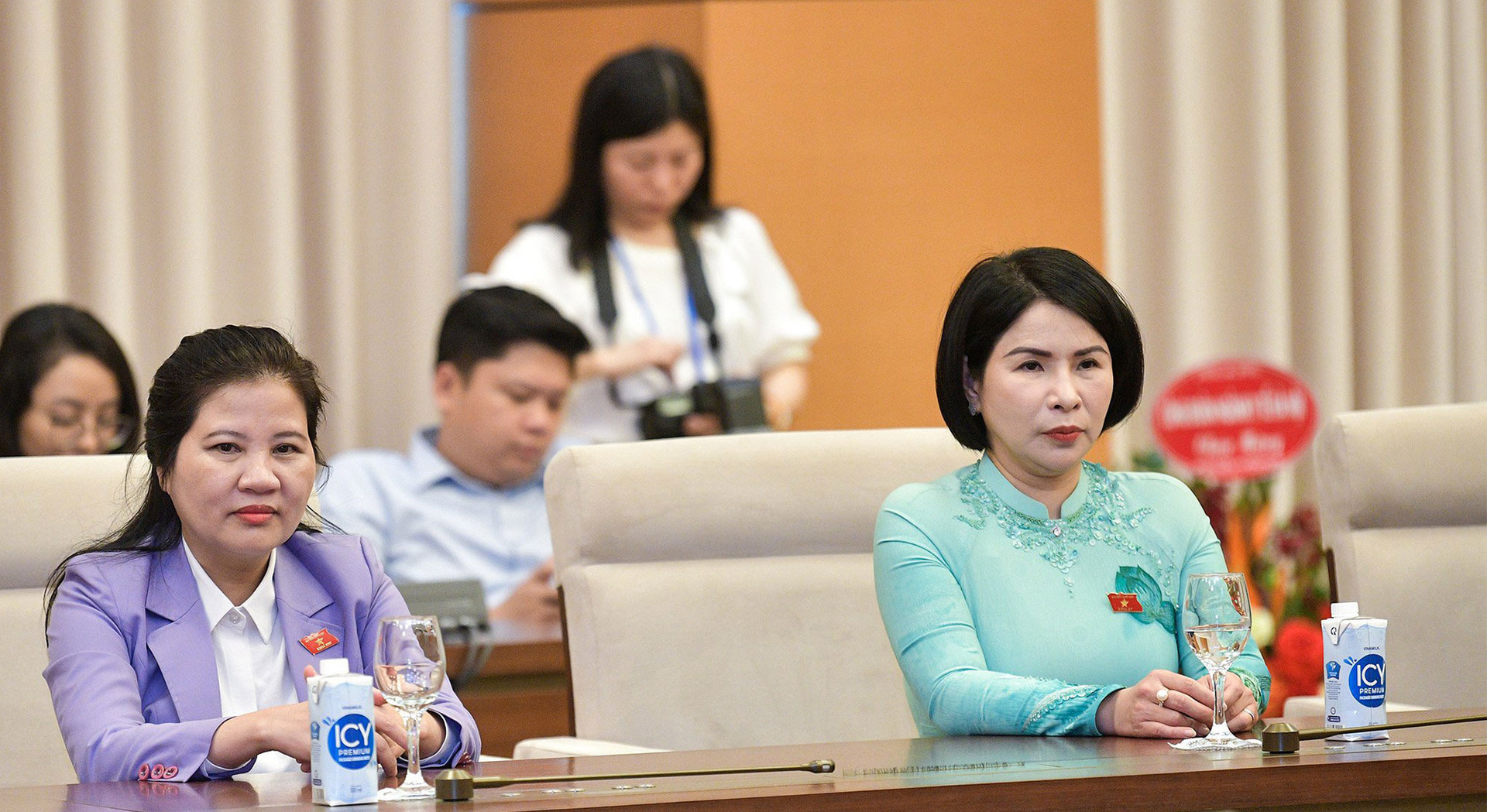 Phó Chủ tịch Thường trực Quốc hội Trần Thanh Mẫn chủ trì Lễ công bố và trao Nghị quyết của Ủy ban Thường vụ Quốc hội về công tác cán bộ -2