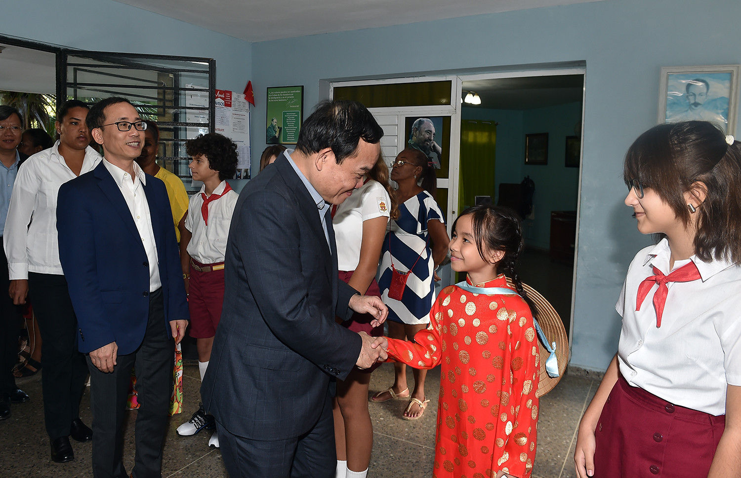 Phó Thủ tướng Trần Lưu Quang thăm ngôi trường mang tên nữ anh hùng Việt Nam ở La Habana- Ảnh 1.