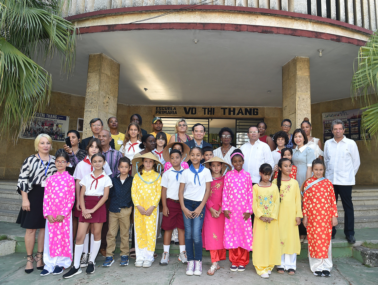 Phó Thủ tướng Trần Lưu Quang thăm ngôi trường mang tên nữ anh hùng Việt Nam ở La Habana- Ảnh 4.