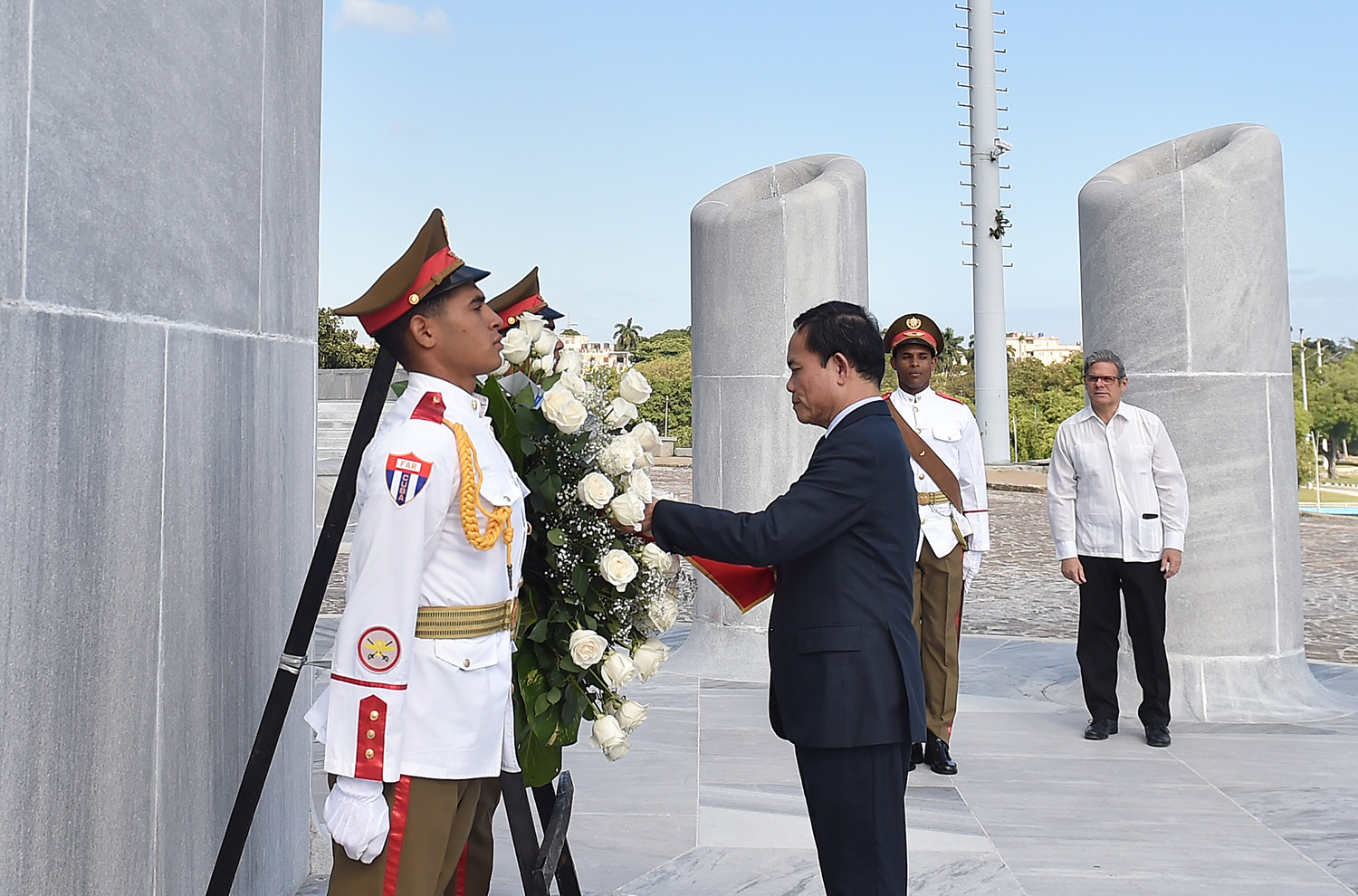 Phó Thủ tướng Trần Lưu Quang thăm ngôi trường mang tên nữ anh hùng Việt Nam ở La Habana- Ảnh 6.