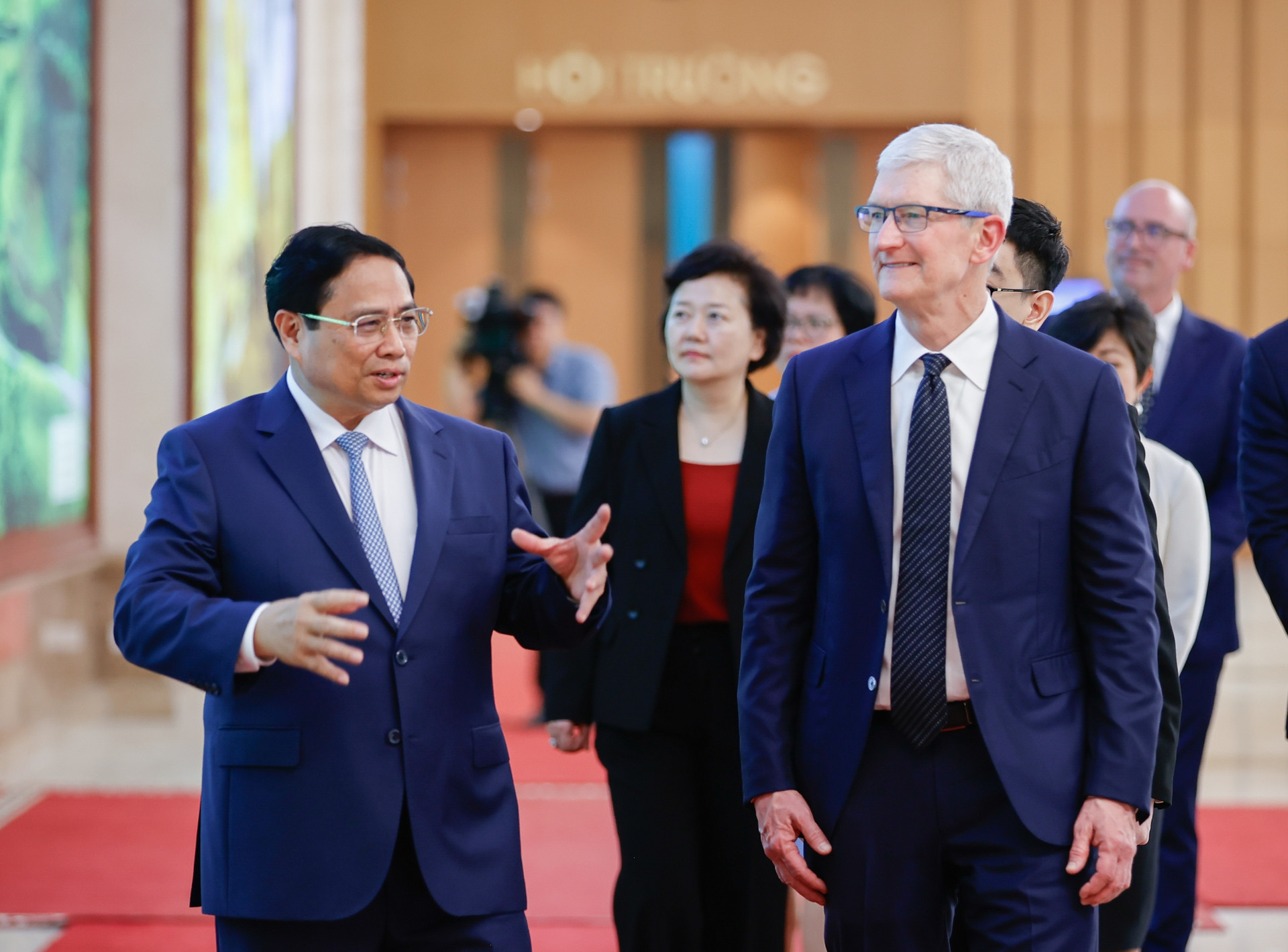 Thủ tướng Phạm Minh Chính tiếp CEO Tim Cook của tập đoàn Apple- Ảnh 4.