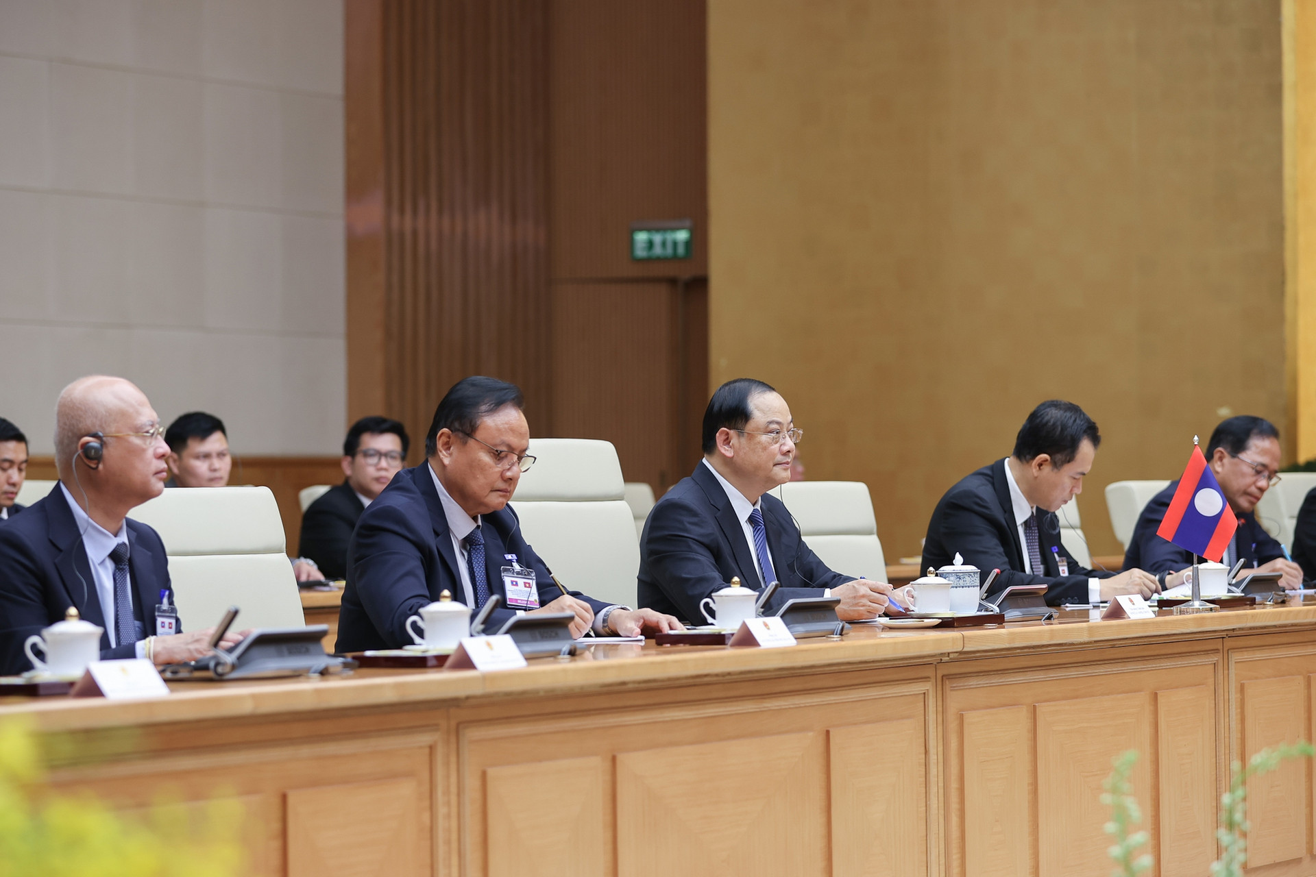 Thủ tướng Phạm Minh Chính gặp làm việc với Thủ tướng Lào Sonexay Siphandone- Ảnh 6.