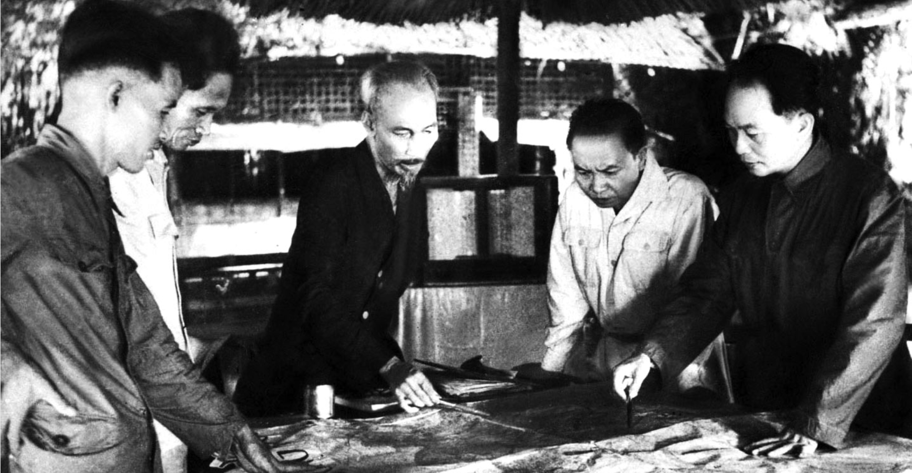 1-chu-tich-ho-chi-minh-va-bct-duyet-ke-hoach-tac-chien-dong-xuan-1953-1954-va-quyet-dinh-mo-chien-dich-db.png