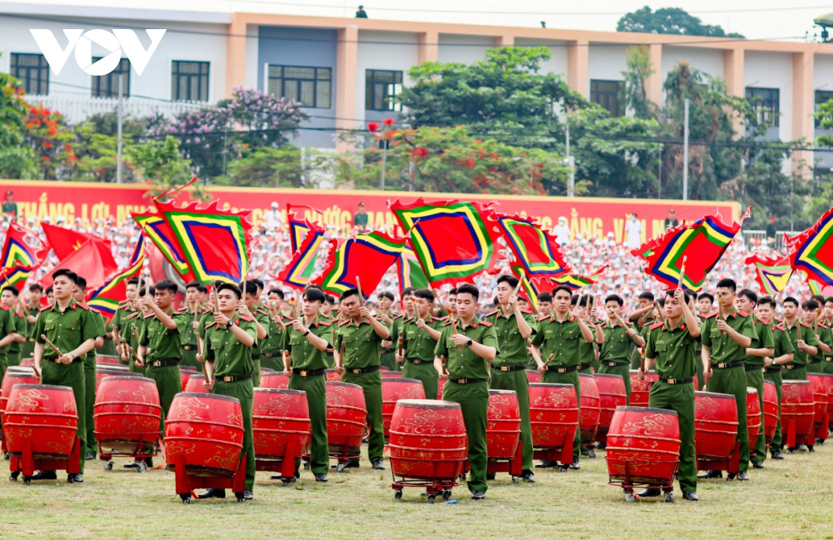 truong ban tuyen giao tw du so duyet le ky niem 70 nam chien thang Dien bien phu hinh anh 5