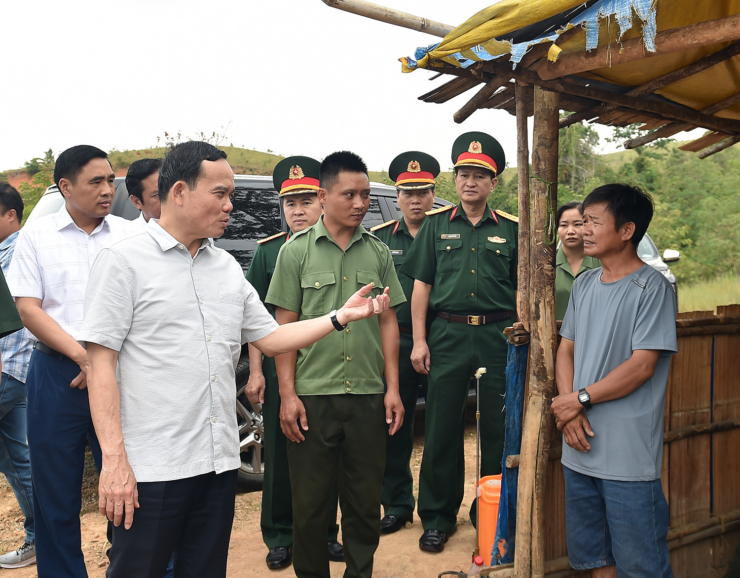 Phó Thủ tướng Trần Lưu Quang khảo sát công tác quản lý, bảo vệ, phòng cháy rừng tại Kon Tum- Ảnh 4.