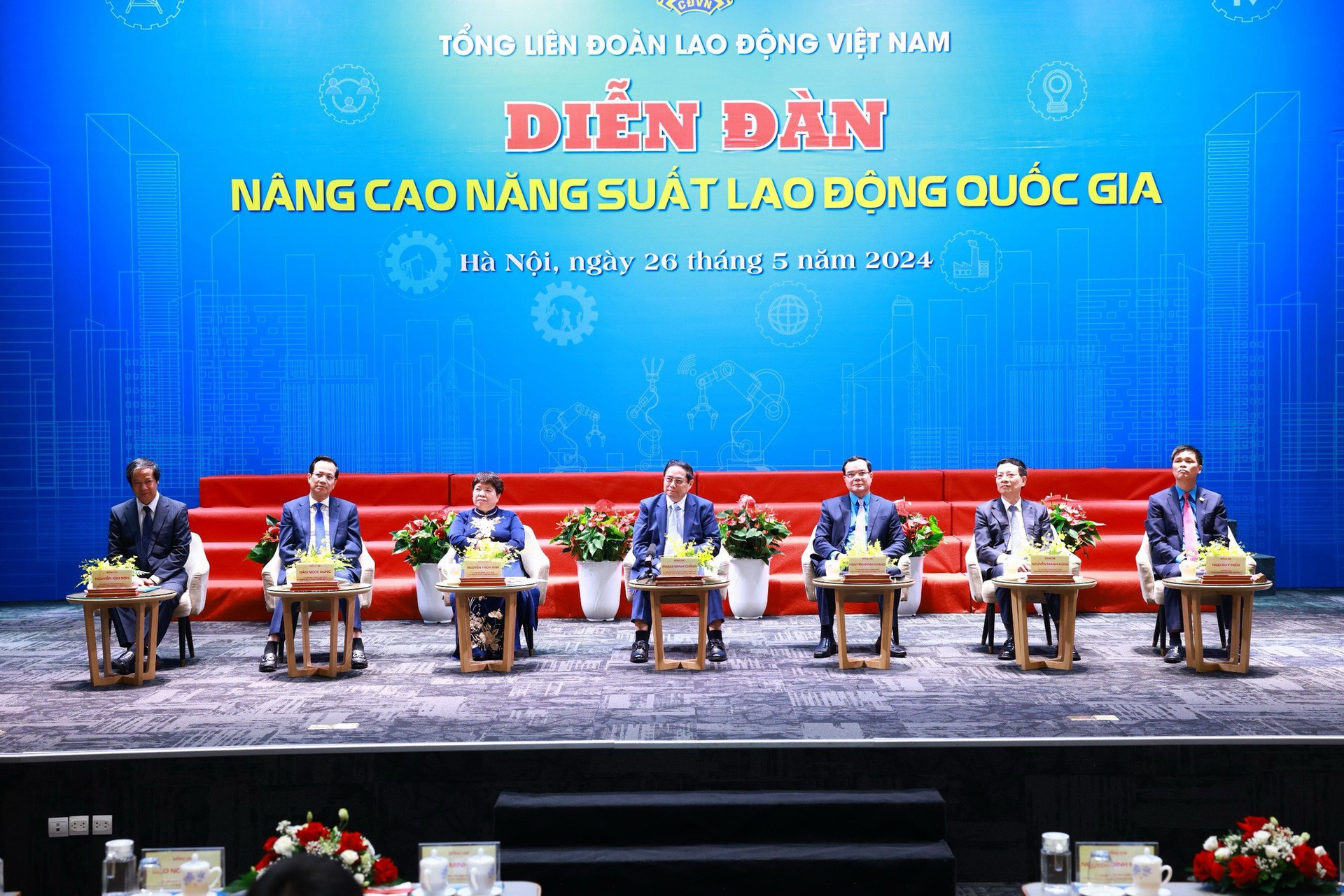 Thủ tướng Phạm Minh Chính: '3 đẩy mạnh, 3 tiên phong, 3 bứt phá' để góp phần thúc đẩy tăng năng suất lao động- Ảnh 2.