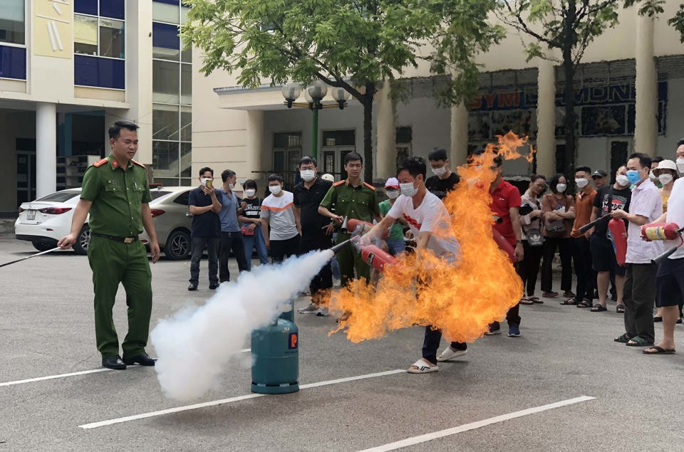 Tăng cường phòng cháy, chữa cháy đối với nhà ở nhiều tầng, nhiều căn hộ, nhà ở riêng lẻ kết hợp sản xuất, kinh doanh- Ảnh 1.