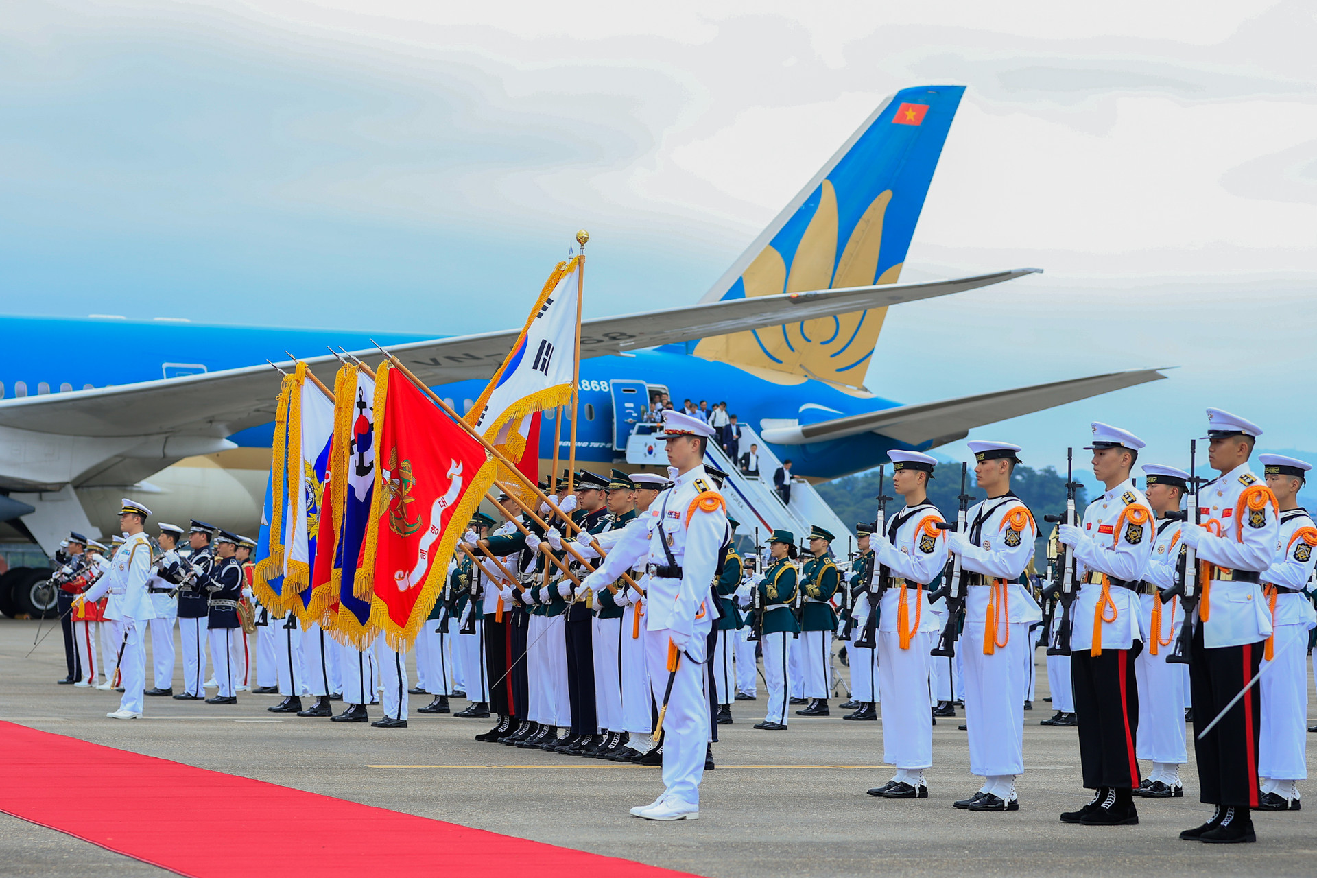 Lễ đón chính thức Thủ tướng Phạm Minh Chính và phu nhân thăm Hàn Quốc- Ảnh 2.