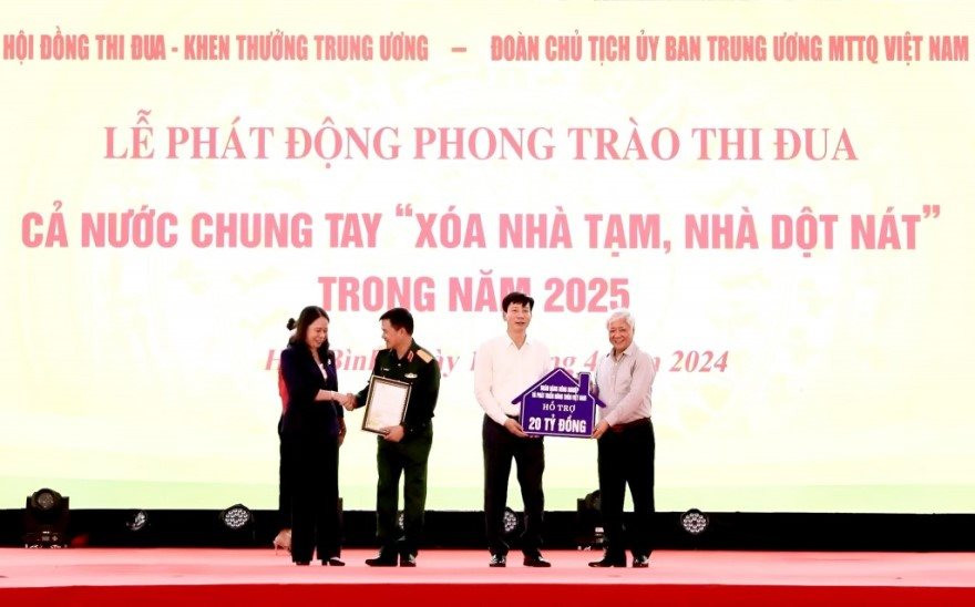 agribank-chung-tay-cung-nganh-ngan-hang-xoa-nha-tam-nha-dot-nat-120240415154549.jpg