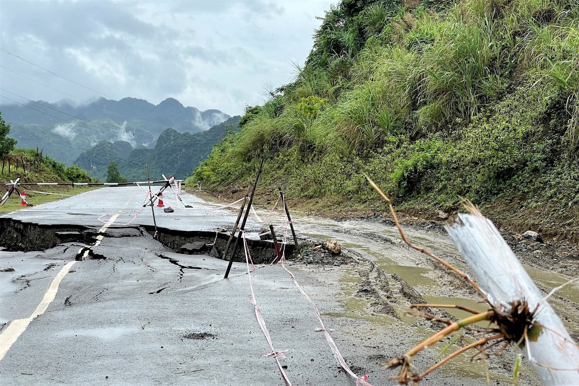 hbinh-sat-lo-duong-va-thuy-dien-3-.jpg