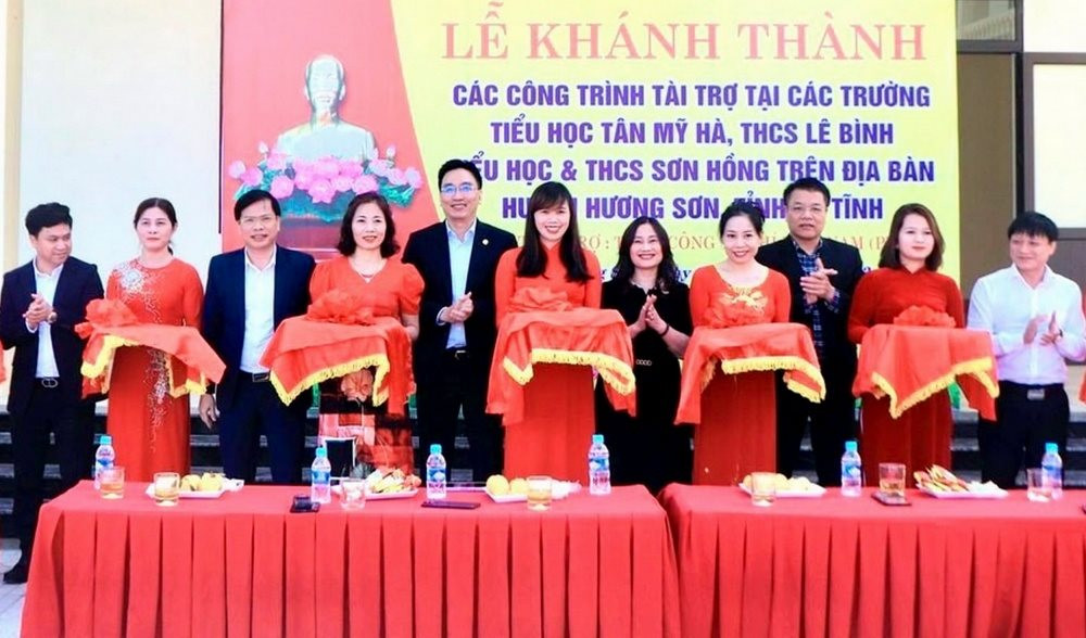 nghi-thuc-cat-bang-khanh-thanh-cac-cong-trinh-do-pv-gas-tai-tro-tai-ha-tinh.jpg