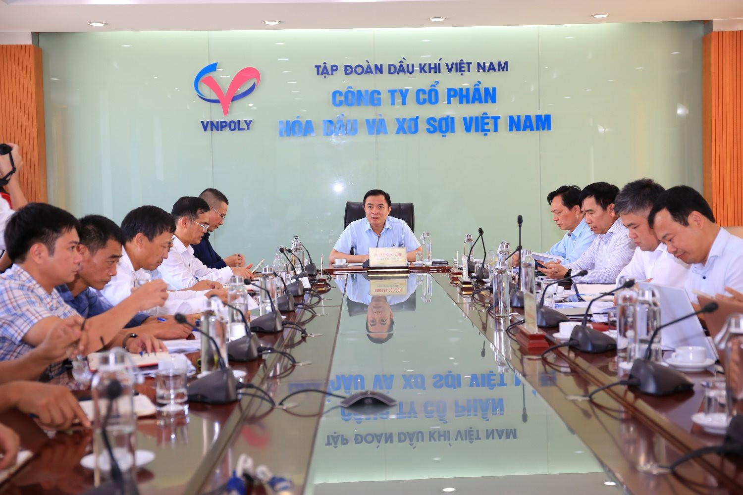 tong-giam-doc-petrovietnam-le-ngoc-son-dong-long-ho-tro-de-vnpoly-khoi-phuc-san-xuat-20240828010303.jpg