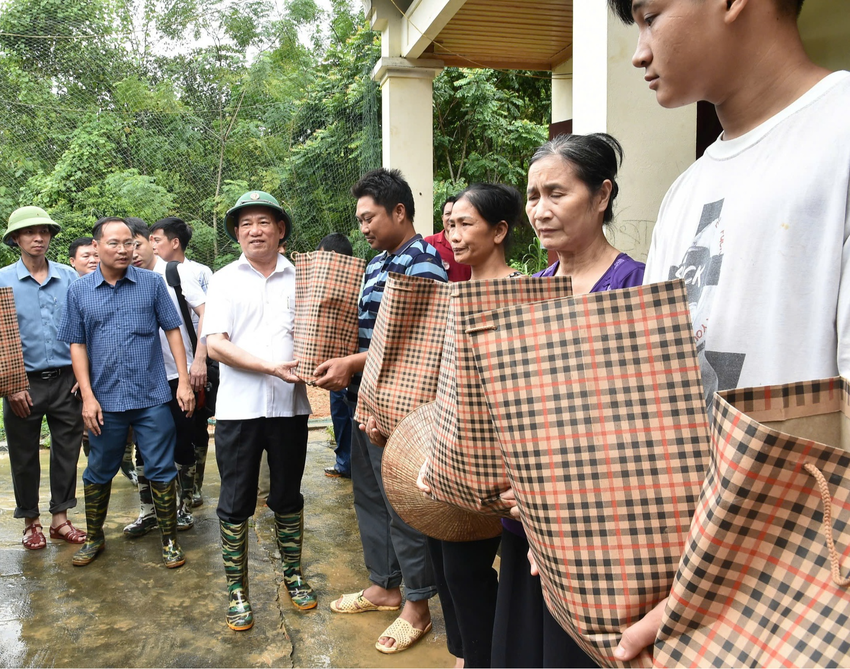 Phó Thủ tướng Hồ Đức Phớc kiểm tra, chỉ đạo công tác phòng, chống mưa lũ tại Bắc Kạn- Ảnh 2.