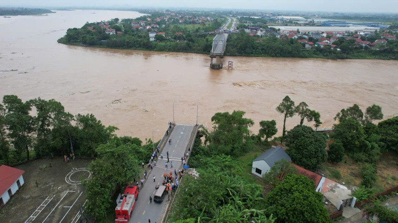 Thủ tướng Chính phủ: Khẩn trương nghiên cứu đầu tư xây dựng cầu Phong Châu mới- Ảnh 1.