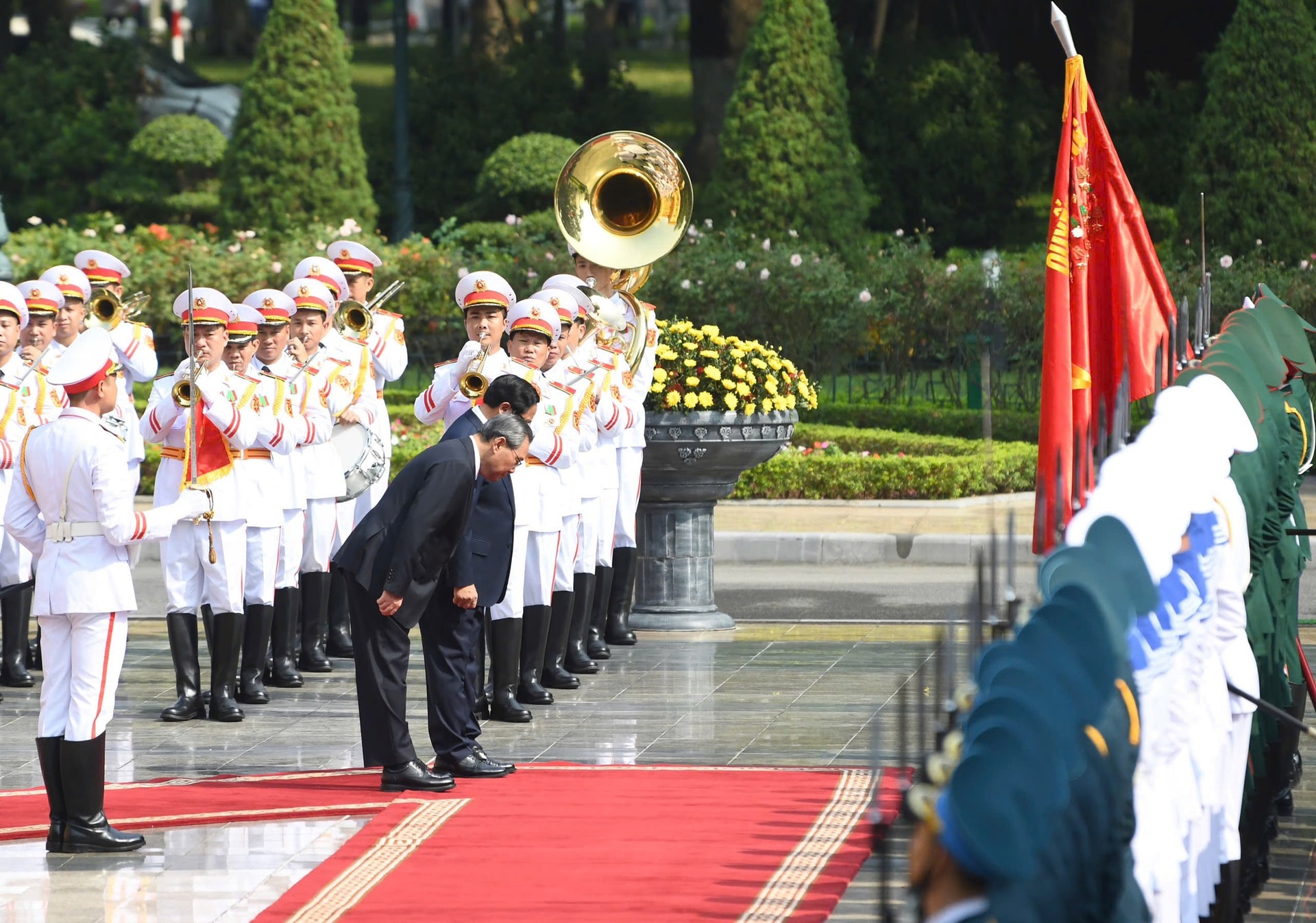 Thủ tướng Phạm Minh Chính chủ trì Lễ đón chính thức Thủ tướng Trung Quốc Lý Cường- Ảnh 2.