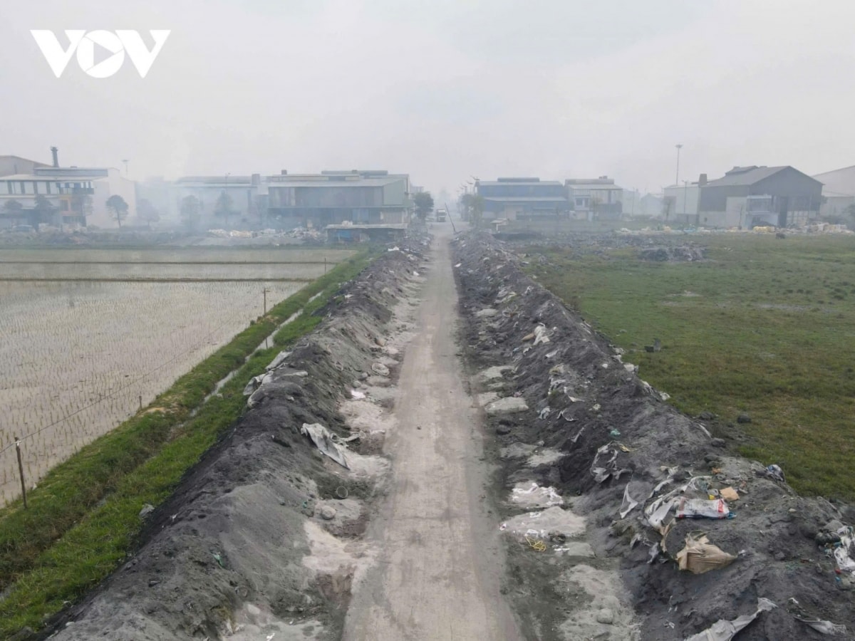 cham xu ly o nhiem moi truong, chu tich huyen o bac ninh bi phe binh hinh anh 6