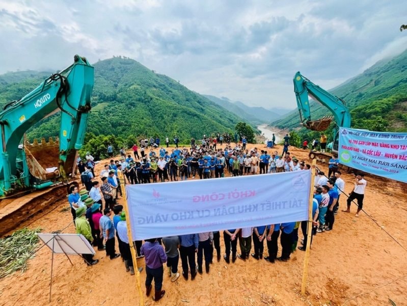 le-cong-tai-thiet-thon-kho-vang.jpg