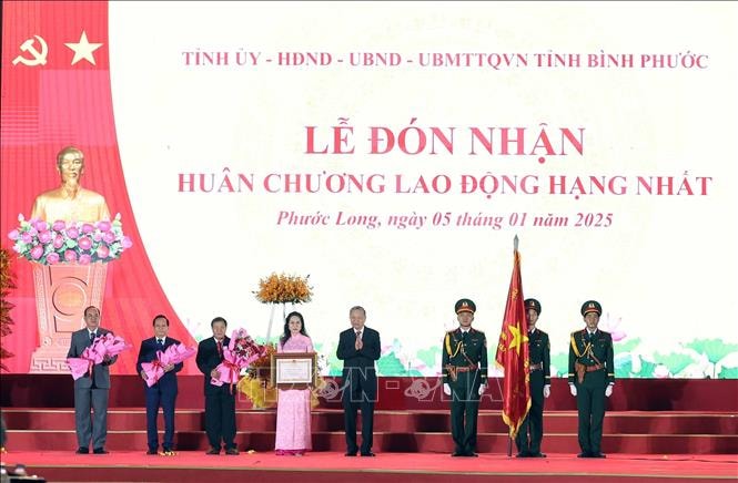 Tổng Bí thư Tô Lâm dự lễ kỷ niệm 50 năm Ngày Giải phóng Phước Long- Ảnh 4.