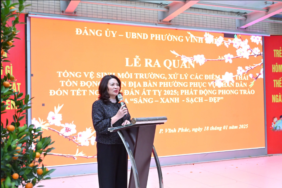 vu-thi-theu-bi-thu-dang-uy-phuong-vinh-phuc-phat-bieu-danh-gia-cao-tinh-than-lam-viec-cua-cac-luc-luong.png