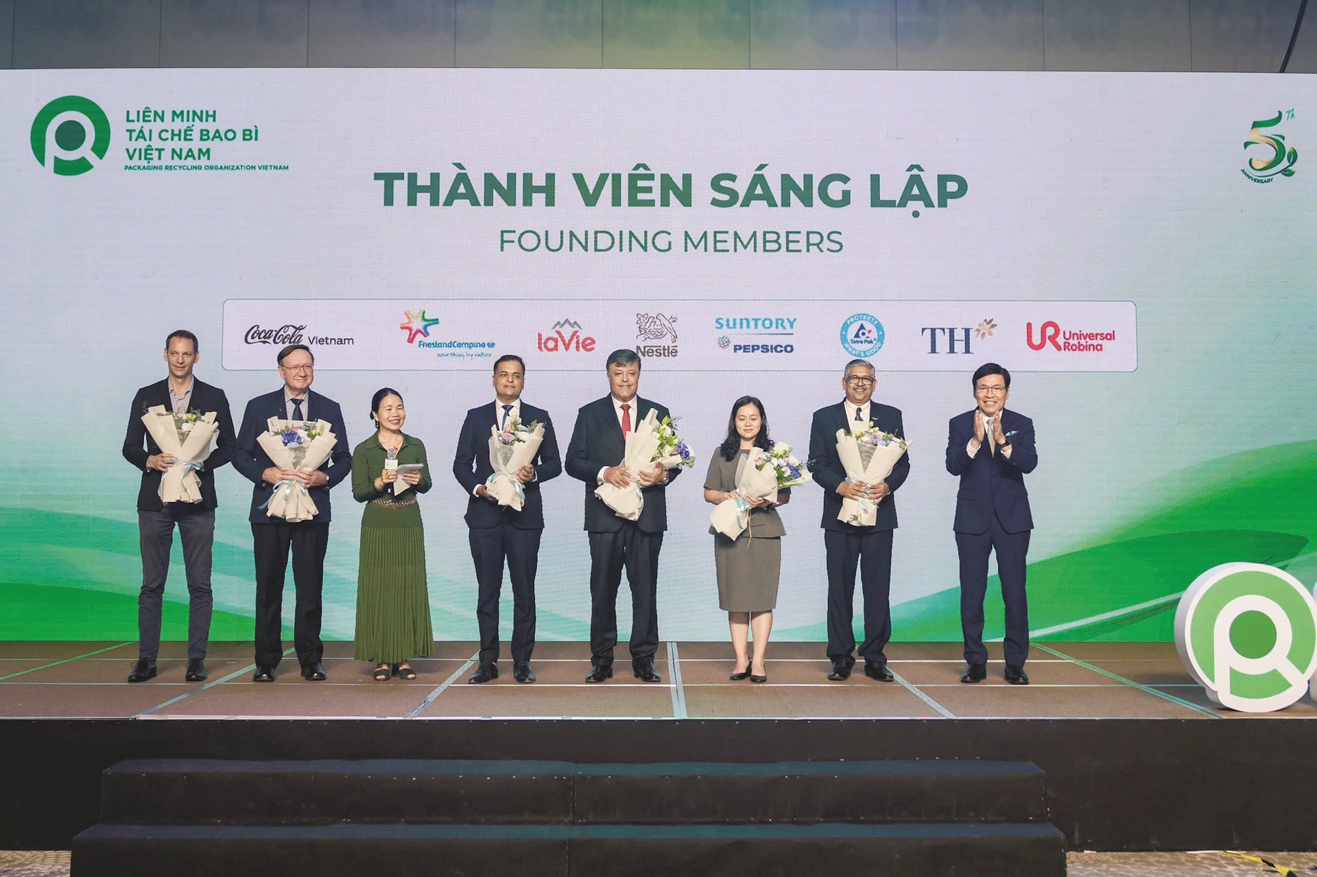 anh-4-ong-pham-phu-ngoc-trai-cun-gcasc-thanh-vien-sang-lap-pro-vn.jpg