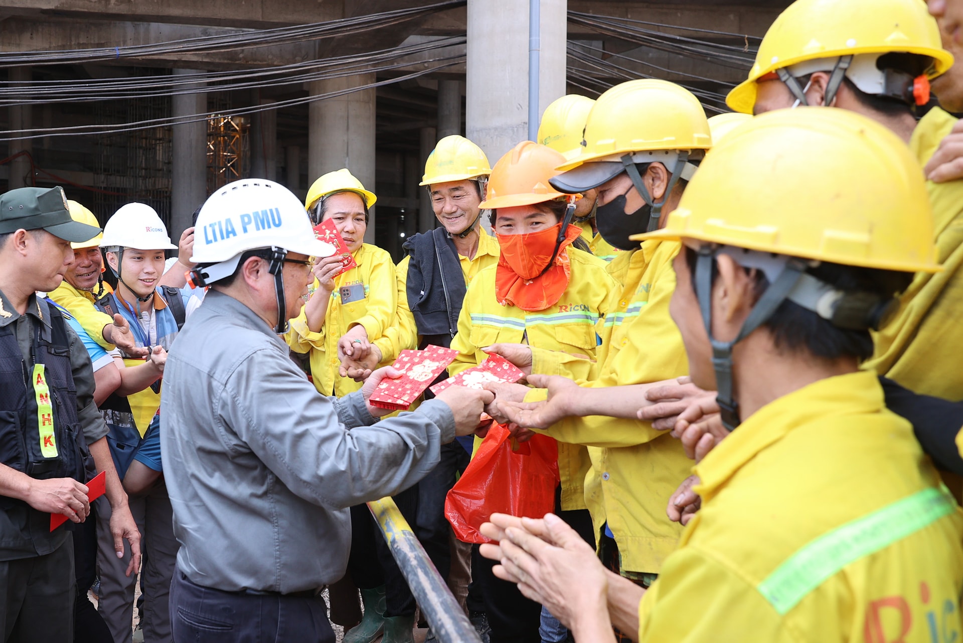 Sáng mùng 4 Tết, Thủ tướng lần thứ 6 kiểm tra công trường sân bay Long Thành- Ảnh 11.