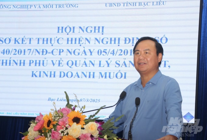 Thứ trưởng Bộ Nông nghiệp và Môi trường Võ Văn Hưng phát biểu tại Hội nghị. Ảnh: Trọng Linh.