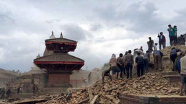 Người mẹ ở Hà Nội mong ngóng tin con ở tâm chấn động đất Nepal