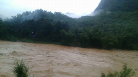 Hai huyện miền núi ở Thanh Hóa đang bị cô lập do mưa lũ