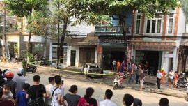 Lào Cai: Điều tra làm rõ nguyên nhân một chiếc xe taxi bị cháy rụi