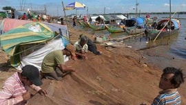 Ngư dân Campuchia khốn khó vì đập thủy điện Trung Quốc trên sông Mekong