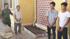 Huế: Bắt nhóm đối tượng đột nhập 18 tàu cá để trộm bình ắc quy