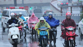 Tin gió mùa Đông Bắc, cảnh báo dông lốc, Bắc Bộ - Trung Bộ mưa lớn trên diện rộng