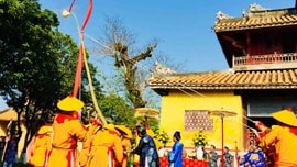 Độc đáo lễ hạ nêu và khai ấn trong Hoàng cung Huế