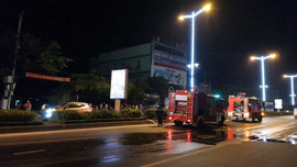 Quảng Trị: Hỏa hoạn thiêu rụi nhiều gian hàng trong đêm sau tiếng nổ lớn