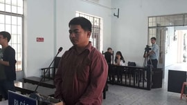 Mỗi ngày ngâm gần chục tấn củ cải với hóa chất rồi giao cho khách ở chợ đầu mối