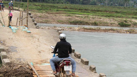 Bình Định: Cầu An Liên bị sập chia cắt 1.600 hộ dân hai xã An Dũng, An Vinh huyện An Lão 