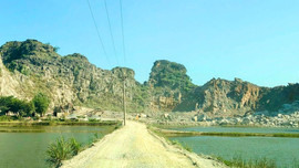 Nho Quan (Ninh Bình): Mỏ đá "phá" nhà dân