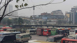 Khách qua các bến xe lớn ở Hà Nội giảm mạnh do dịch Covid-19