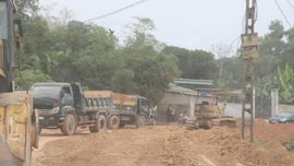 Hà Tĩnh: Kiểm điểm, xử lý nghiêm sai phạm vụ việc chủ tịch xã “bút phê” cho khai thác đất trái phép