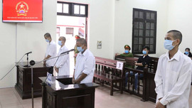 Quảng Ninh: Đánh cán bộ tổ phòng chống dịch, 4 đối tượng lĩnh 30 tháng tù giam